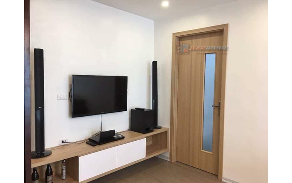 So Sánh Cửa Gỗ Composite Và Cửa Gỗ Công Nghiệp
