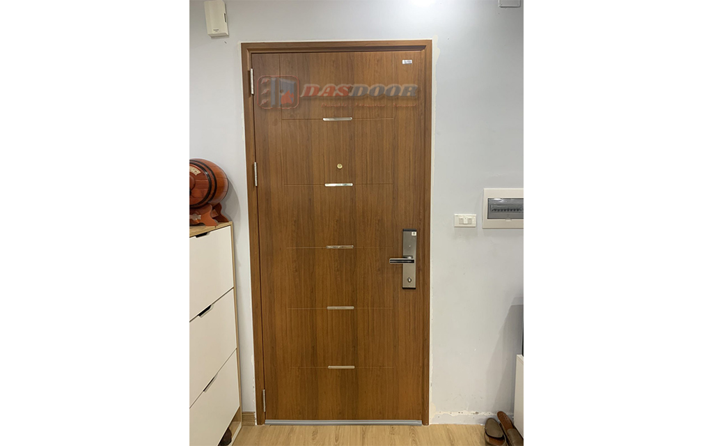 Cua Thep Van Go Cách Âm Có Tốt Không