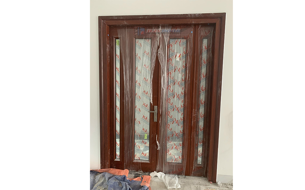 Lắp Đặt Cửa Thép Vân Gỗ Tại Đông Anh Hà Nội