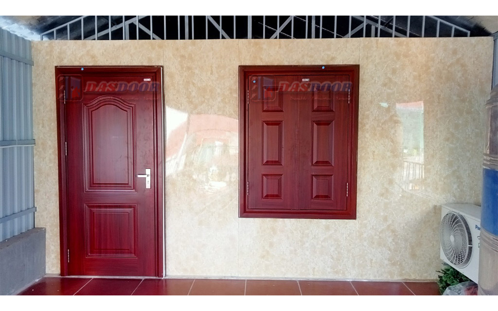 Lắp Đặt Cửa Thép Vân Gỗ Tại Gia Lâm Hà Nội