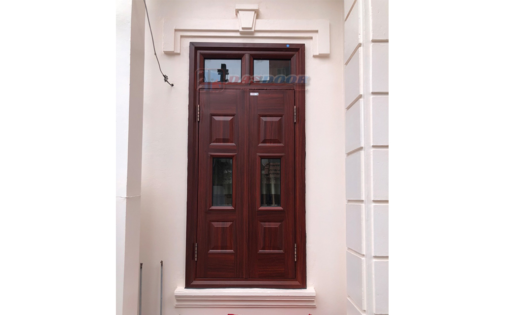Lắp Đặt Cửa Thép Vân Gỗ Tại Long Biên Hà Nội
