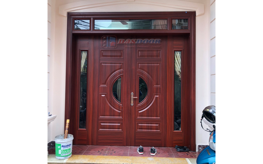Lắp Đặt Cửa Thép Vân Gỗ Tại Long Biên Hà Nội