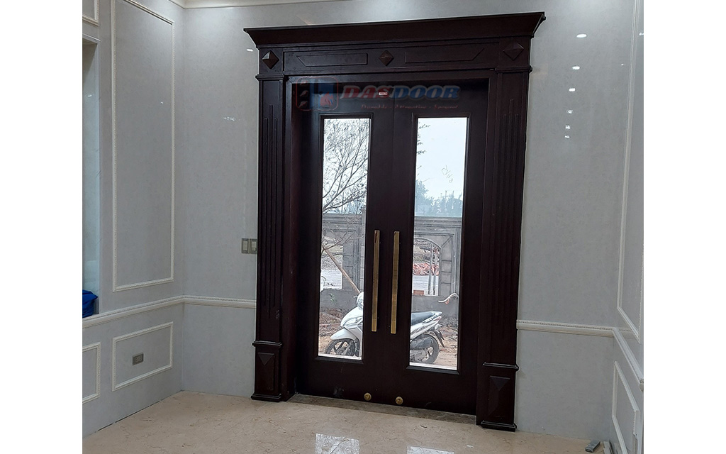 Hình Ảnh Lắp Đặt Cửa Thép Vân Gỗ 2 Cánh Cân