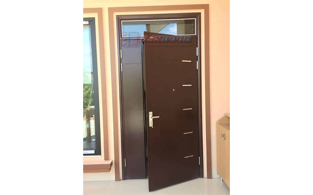 Hình Ảnh Lắp Đặt Cửa Thép Vân Gỗ 2 Cánh Lệch