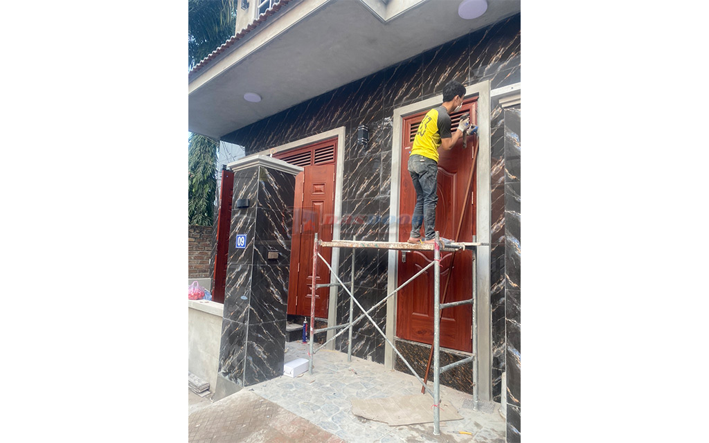 Cửa Thép Vân Gỗ Tại Huế