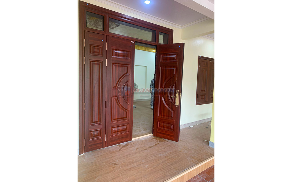 Cửa Thép Vân Gỗ Tại Thái Bình