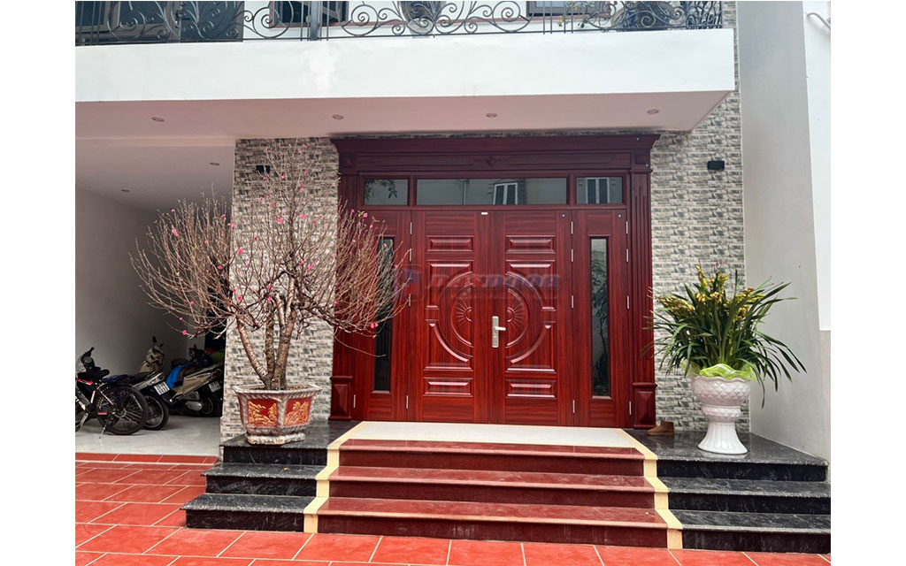 Cửa Thép Vân Gỗ Tại Quận 2 - Hồ Chí Minh