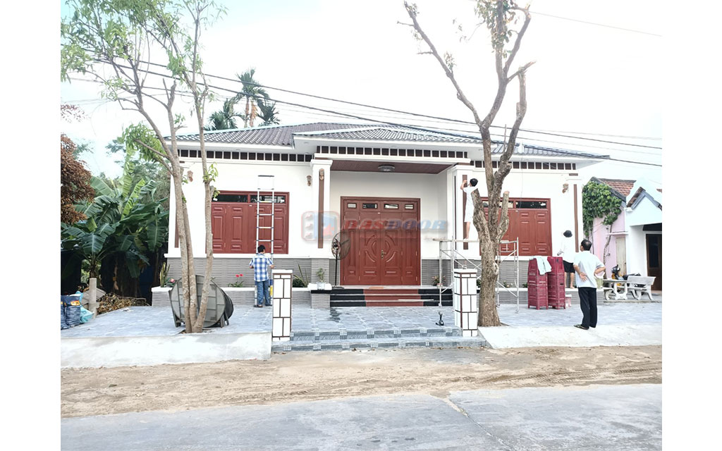 Cửa Thép Vân Gỗ Tại Thủ Đức - Hồ Chí Minh