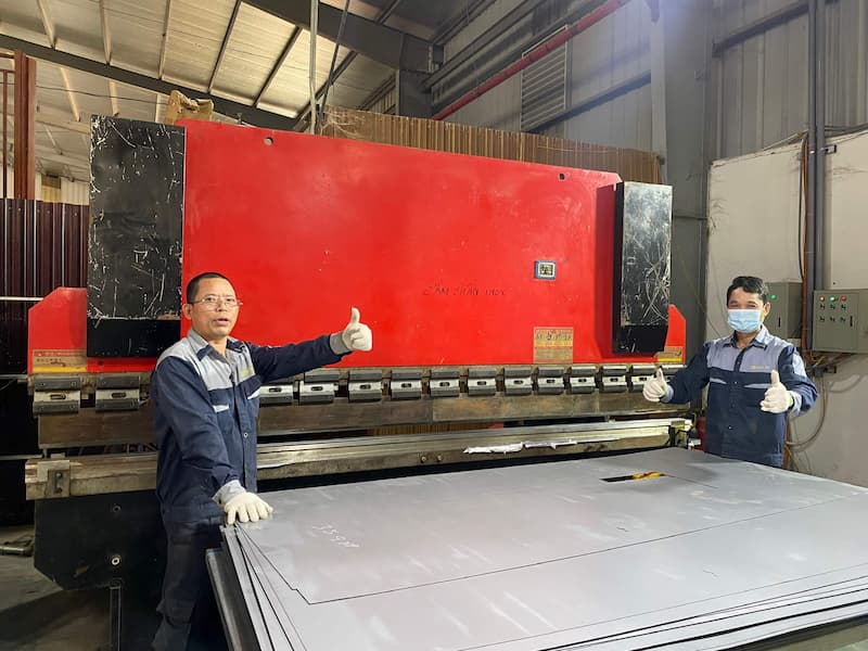 Cửa thép vân gỗ